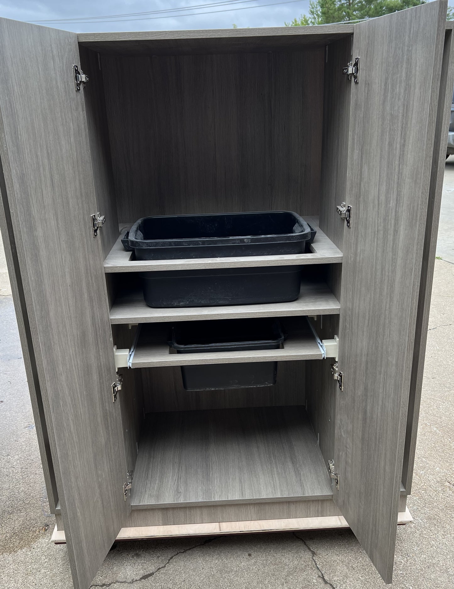 KITTY LITTERY (tm) FLAGSHIP MODEL KL-2A LITTER PAN CABINET - FULL ASSEMBLY REQUIRED / SORRY, CURRENTLY OUT OF STOCK AND ON BACK ORDER !