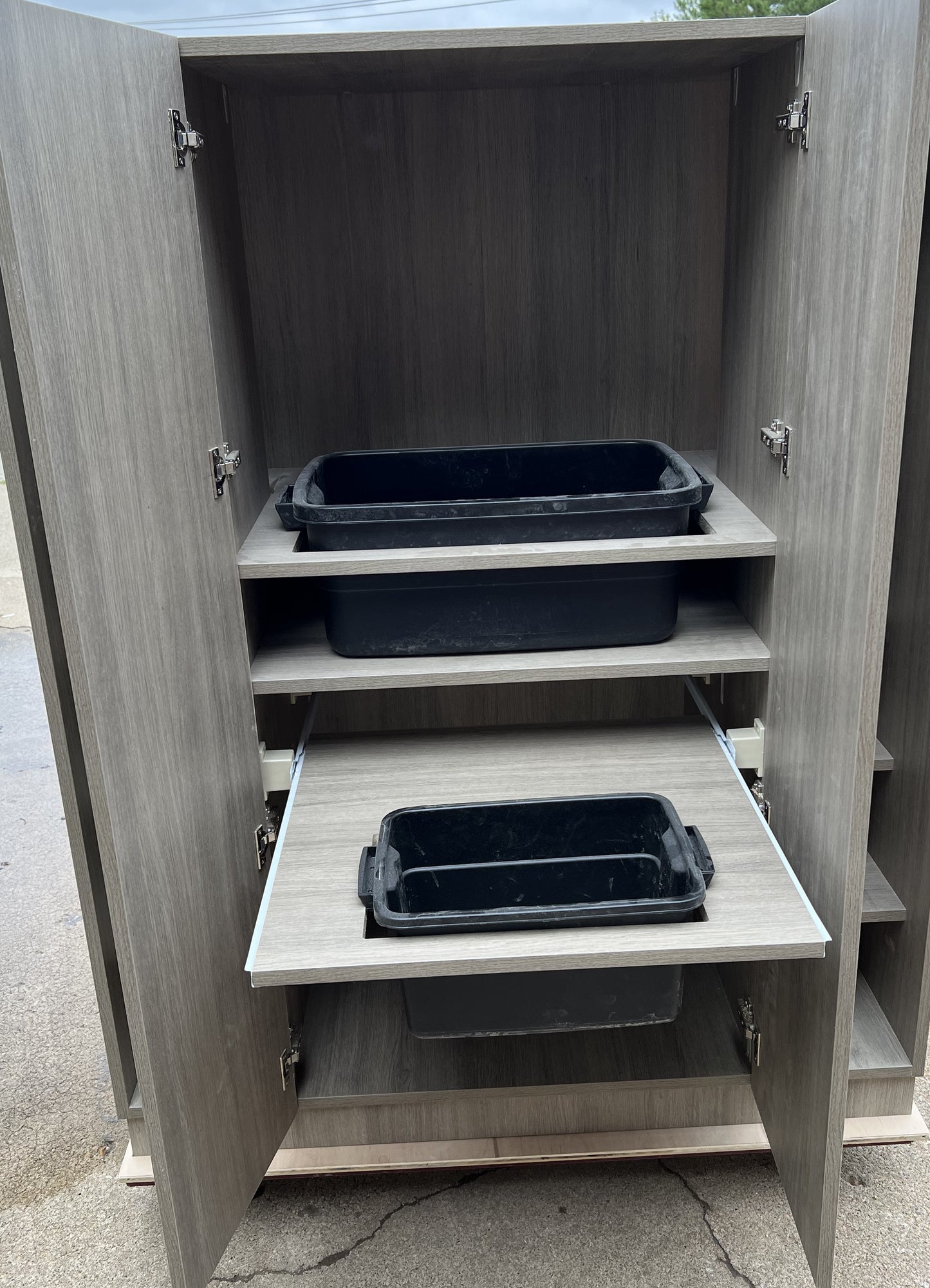 KITTY LITTERY (tm) FLAGSHIP MODEL KL-2A LITTER PAN CABINET - FULL ASSEMBLY REQUIRED / SORRY, CURRENTLY OUT OF STOCK AND ON BACK ORDER !