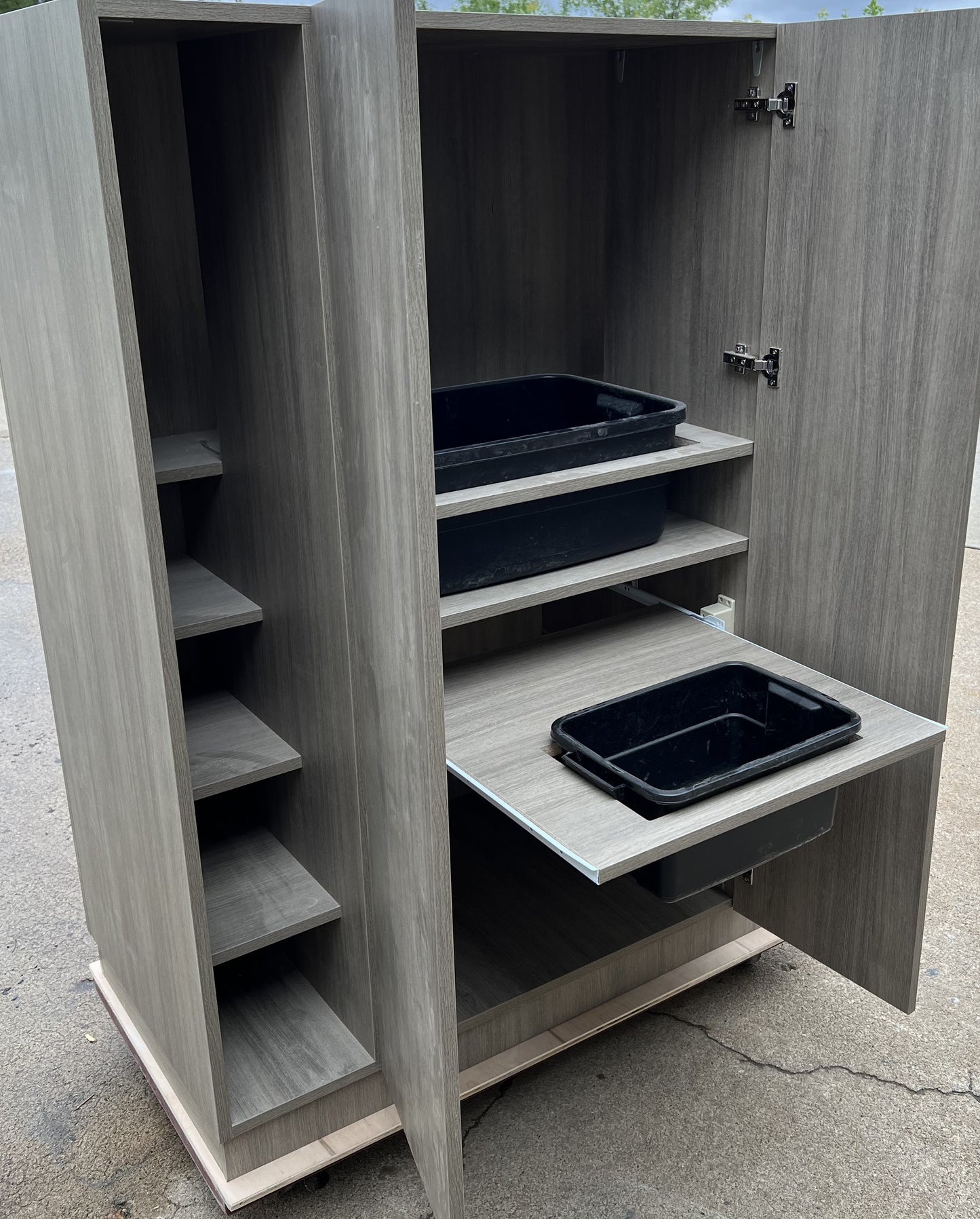 KITTY LITTERY (tm) FLAGSHIP MODEL KL-2A LITTER PAN CABINET - FULL ASSEMBLY REQUIRED / SORRY, CURRENTLY OUT OF STOCK AND ON BACK ORDER !